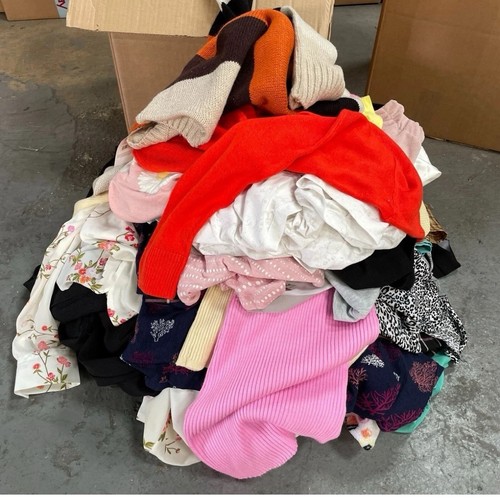 Resellers bundle clothes - resellers, of