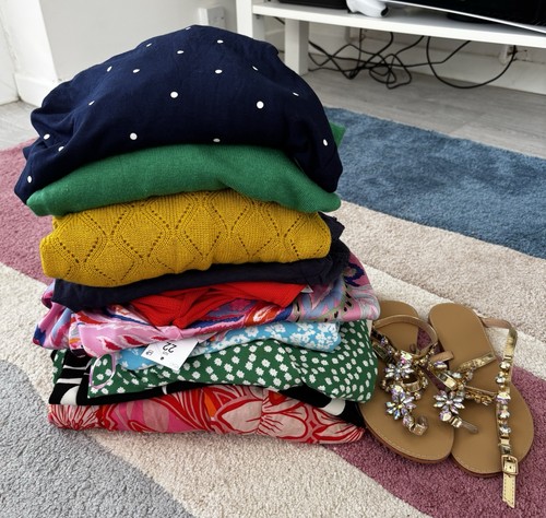 Bundle ladies clothes - of,